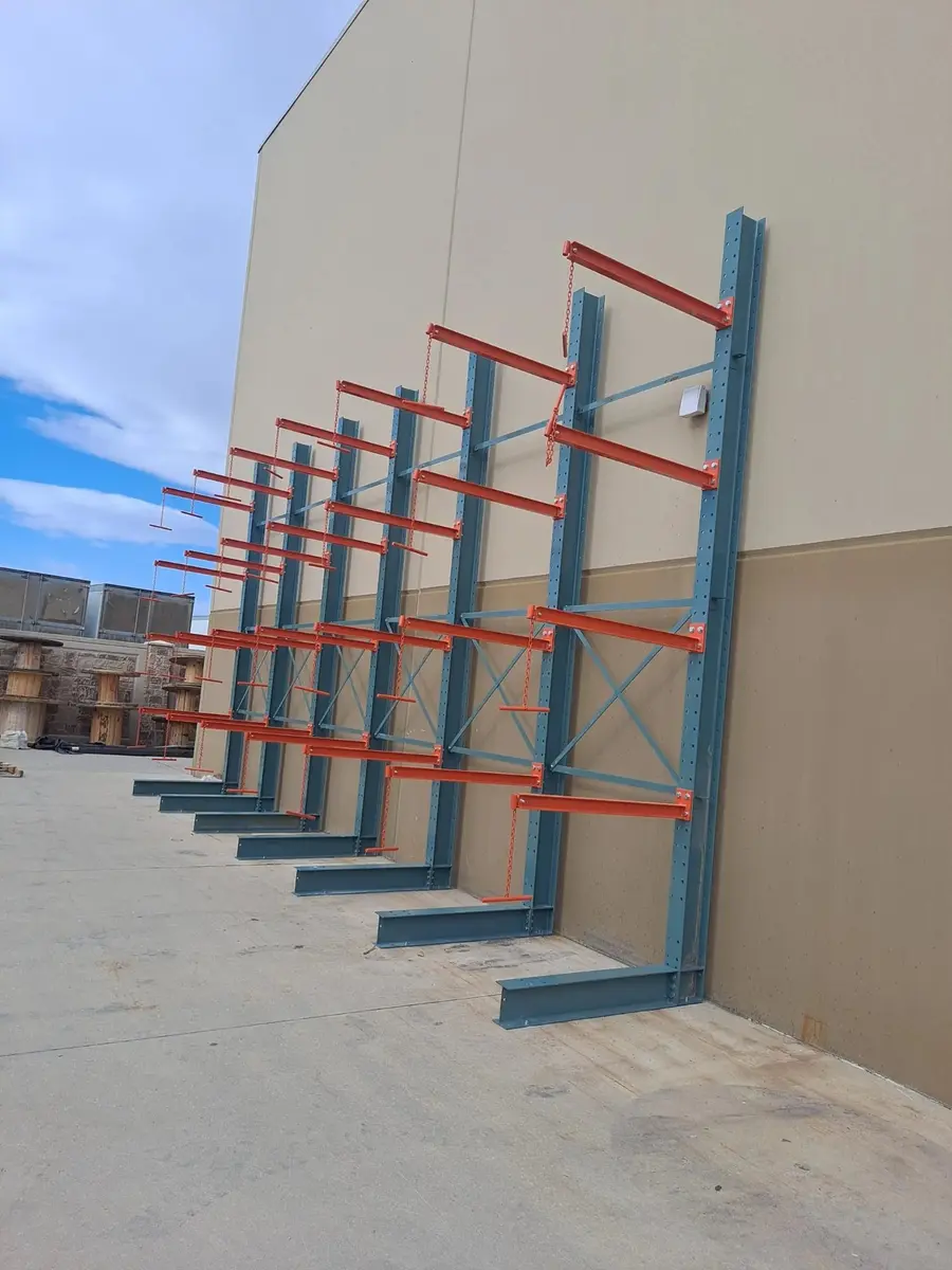 Cantilever rack storing extruded aluminum profiles